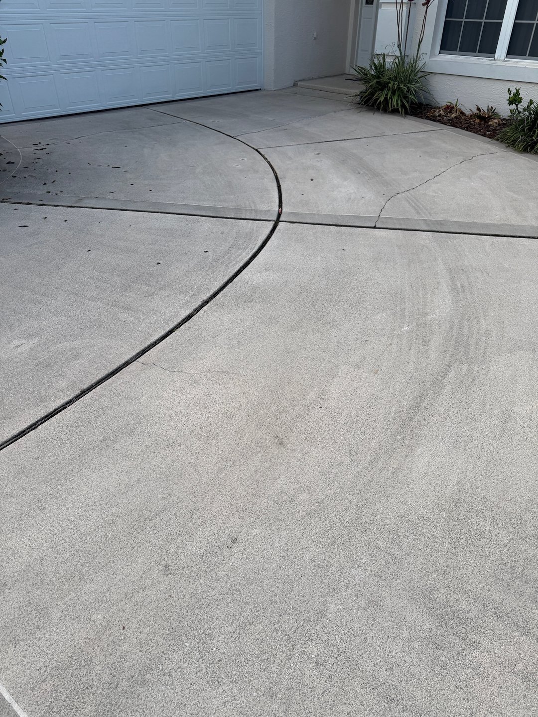 A Clean Driveway Is Just One Call Away – Clermont, FL