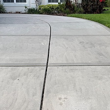 A-Clean-Driveway-Is-Just-One-Call-Away-Clermont-FL 2
