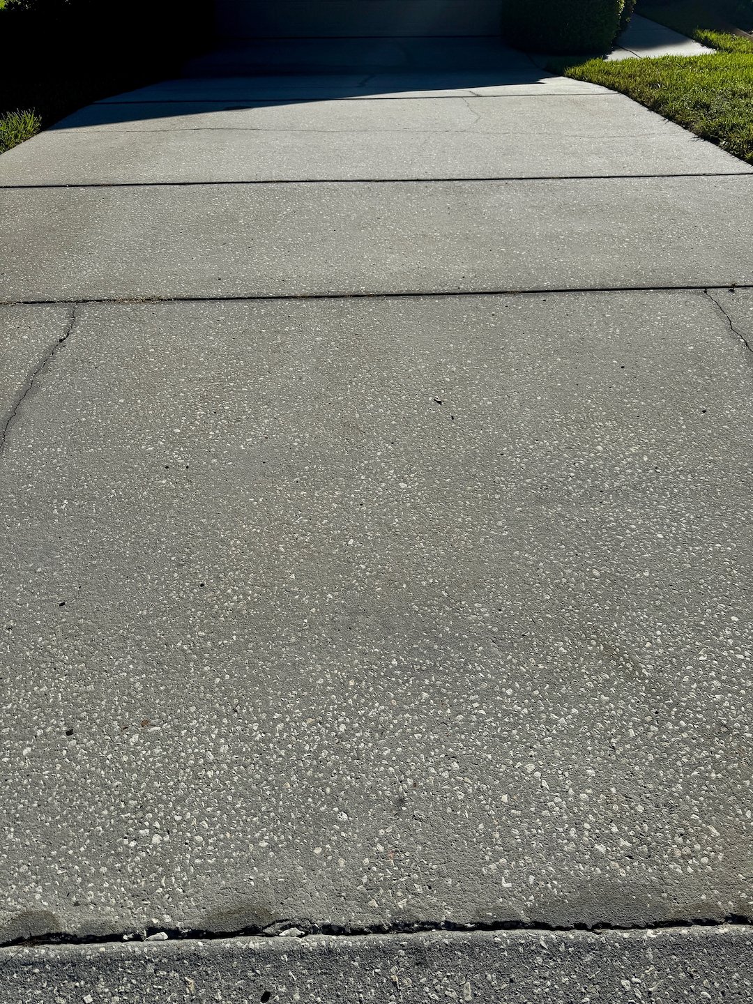 Amazing Driveway, Sidewalks & Walkway Cleaning in Clermont – Rust Stains Gone, Curb Appeal Restored