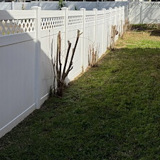 Clean-Surface-Solutions-Brings-New-Life-to-a-Vinyl-Fence-in-Clermont 3