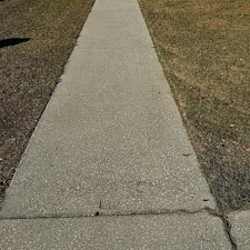 Concrete-Cleaning-in-Minneola-FL-Driveway-Sidewalk-Walkway-Transformation 7