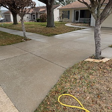 Concrete-Driveway-Walkway-and-Sidewalk-Cleaning-in-Minneola-Florida 0
