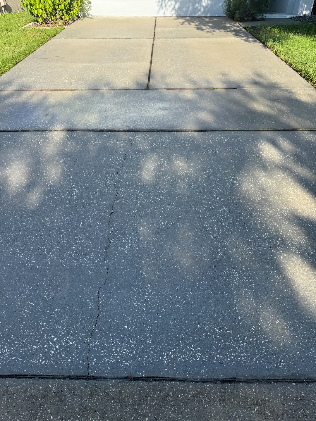 Driveway and Sidewalk Pressure Washing in Groveland, FL