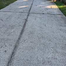 Driveway-Cleaning-in-Clermont-FL-An-Incredible-Concrete-Transformation 7