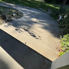 Driveway-Cleaning-in-Clermont-FL-An-Incredible-Concrete-Transformation 5