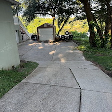 Driveway-Cleaning-in-Clermont-FL-An-Incredible-Concrete-Transformation 9