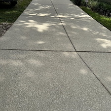 Driveway-Cleaning-in-Clermont-FL-An-Incredible-Concrete-Transformation 6
