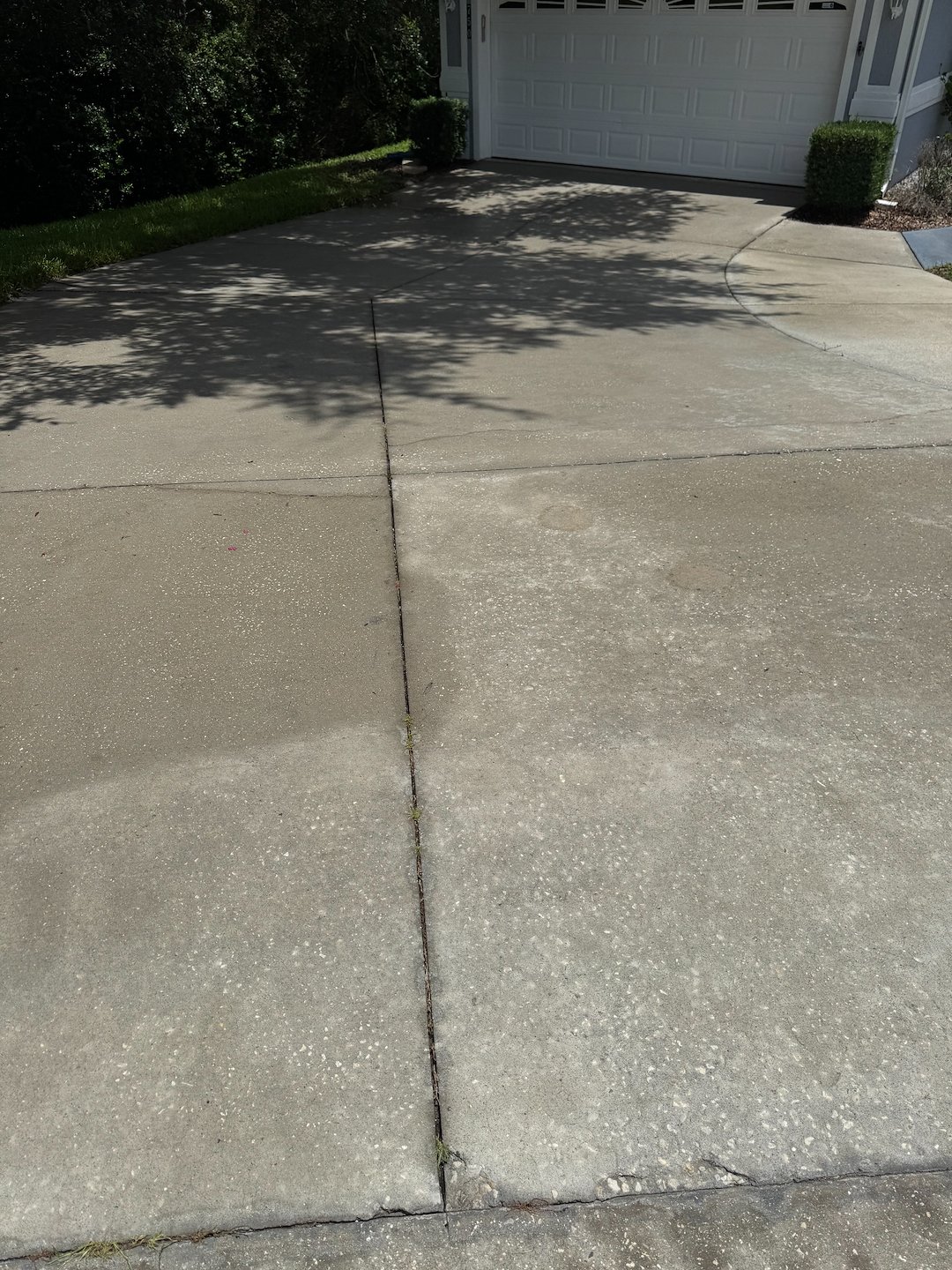 Driveway, Sidewalks & Walkways Cleaning in Groveland, FL