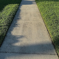 Driveway-Sidewalk-Walkway-Cleaning-in-Clermont-FL-Professional-Pressure-Washing-with-Stunning-Results 1