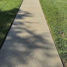 Driveway-Sidewalk-Walkway-Cleaning-in-Clermont-FL-Professional-Pressure-Washing-with-Stunning-Results 4