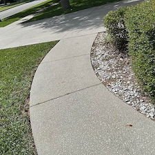 Driveway-Sidewalk-Walkway-Cleaning-in-Clermont-FL-Professional-Pressure-Washing-with-Stunning-Results 6