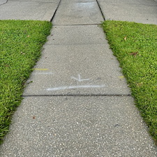 Driveway-Sidewalk-Walkway-Cleaning-in-Minneola-FL 1