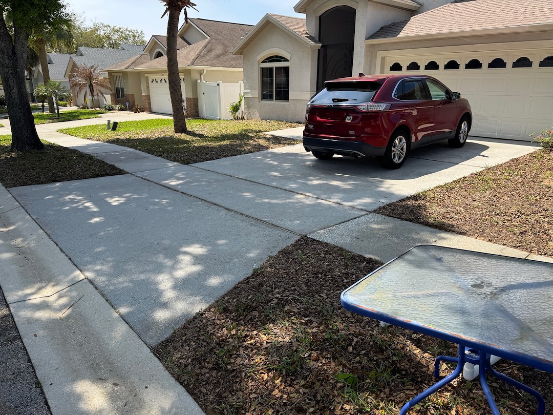 Look at the Difference | Driveway Cleaning in Clermont, FL