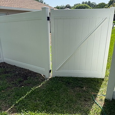 Professional-Fence-Washing-Services-in-Minneola-FL-Surrounding-Areas 1
