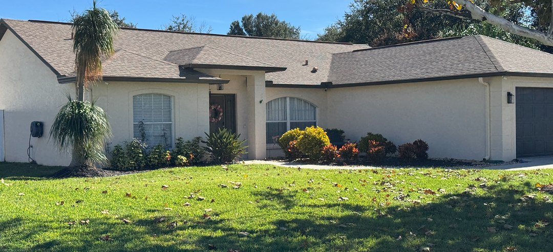 Professional Roof Cleaning in Minneola, FL – Stunning Soft Wash Transformation