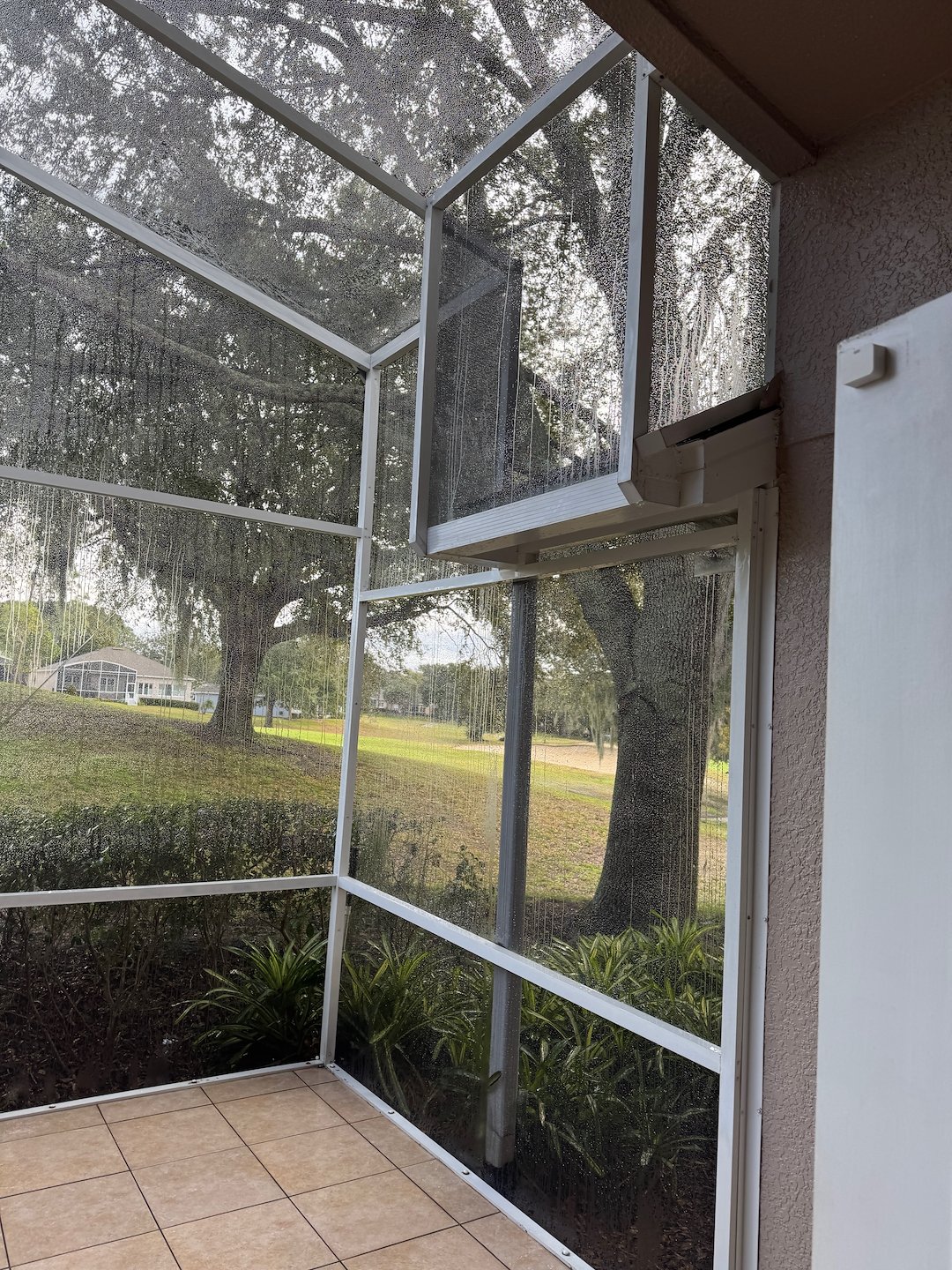 Professional Screen Enclosure Lanai Soft Washing in Clermont, FL 1