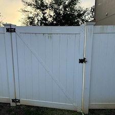 Vinyl-Fence-Cleaning-in-Clermont-FL-Make-Your-Fence-Look-Like-New-Again-in-Just-One-Day 0