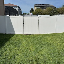 Vinyl-Fence-Cleaning-in-Clermont-FL-Make-Your-Fence-Look-Like-New-Again-in-Just-One-Day 5