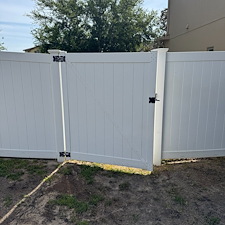 Vinyl-Fence-Cleaning-in-Clermont-FL-Make-Your-Fence-Look-Like-New-Again-in-Just-One-Day 1