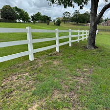 Vinyl-Fence-Cleaning-in-Montverde-FL-Algae-Mildew-Lichen-Removal 2